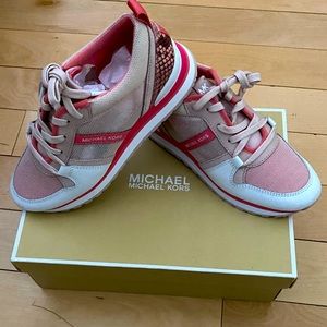 NEW in Box ~ Woman's (MICHAEL KORS) - Dash Trainer Sneaker Shoes - Size: 6.0